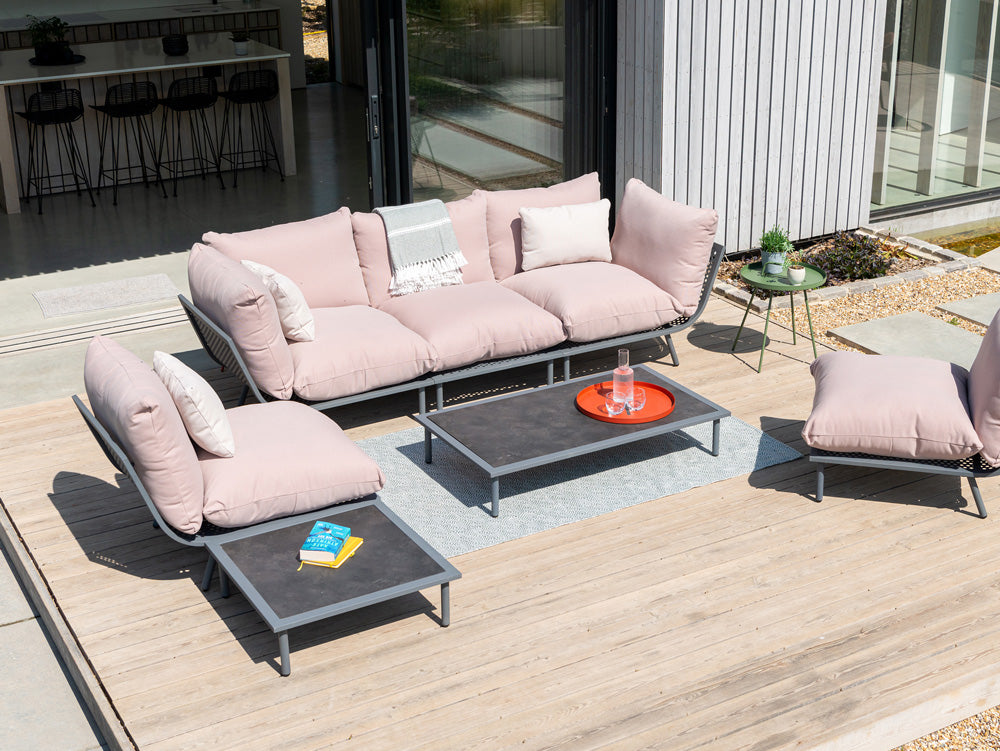 9 tips for choosing the perfect garden furniture to fit your space
