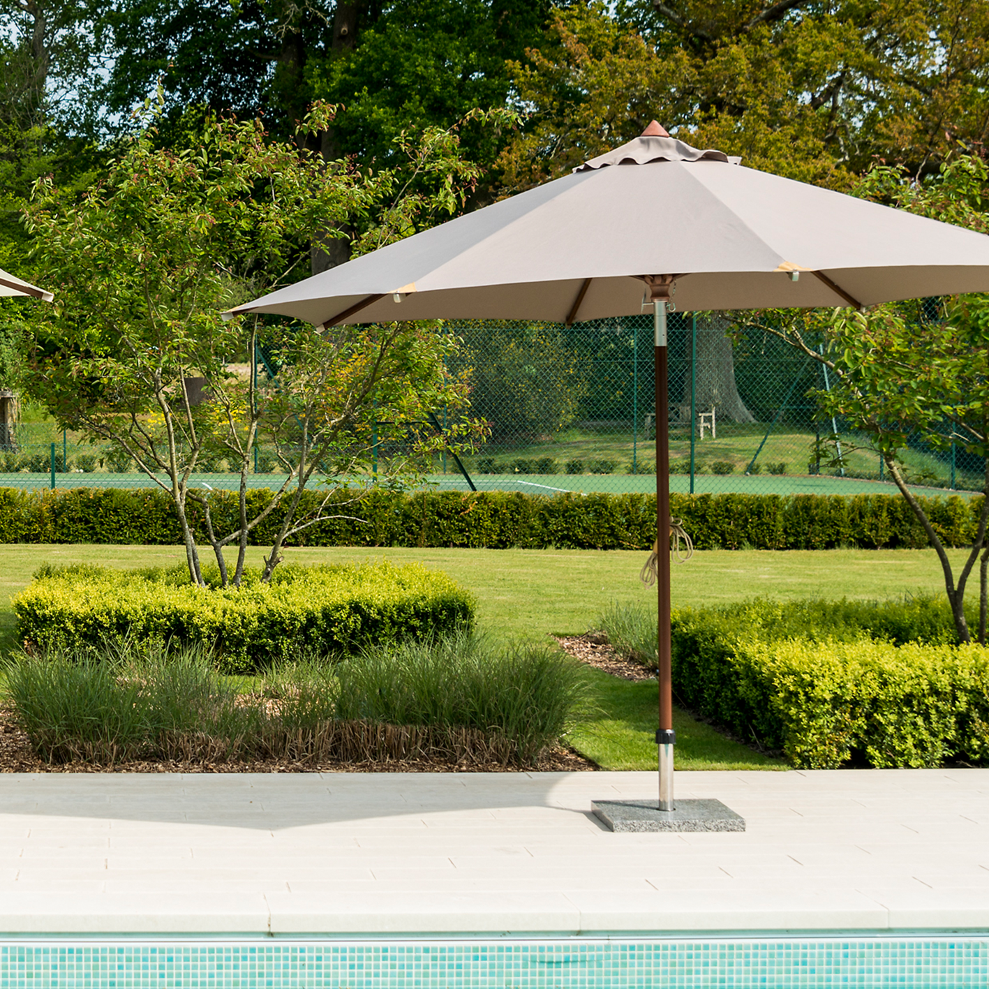 Round Eucalyptus Wood Parasol 2.7m with granite base ecru cameo