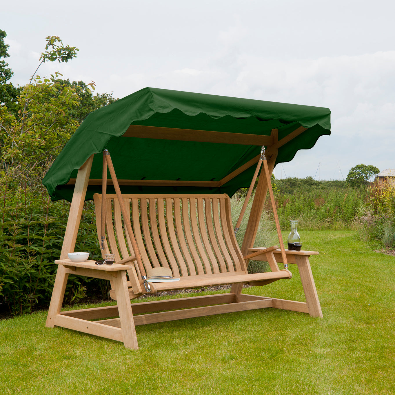 Roble Swingseat in Green Canopy by Alexander Rose