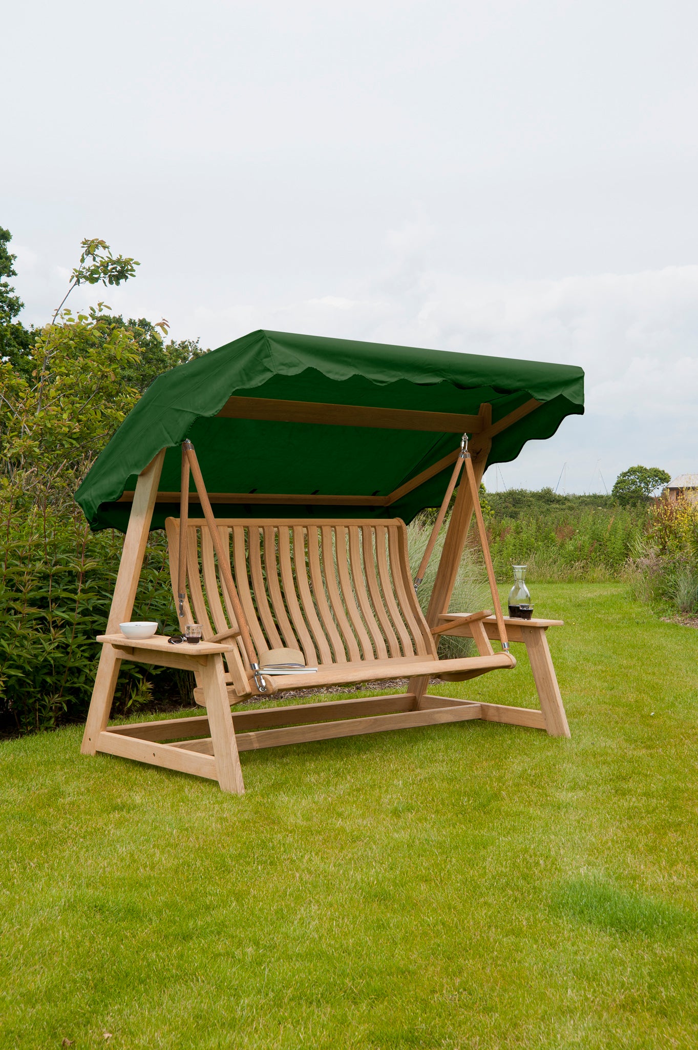 Roble Swingseat in Green Canopy by Alexander Rose