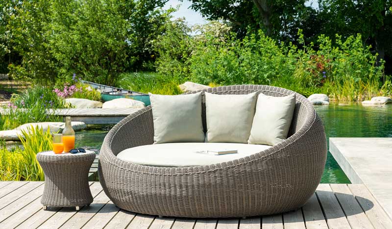 Transform Your Outdoor Living Space in 2025