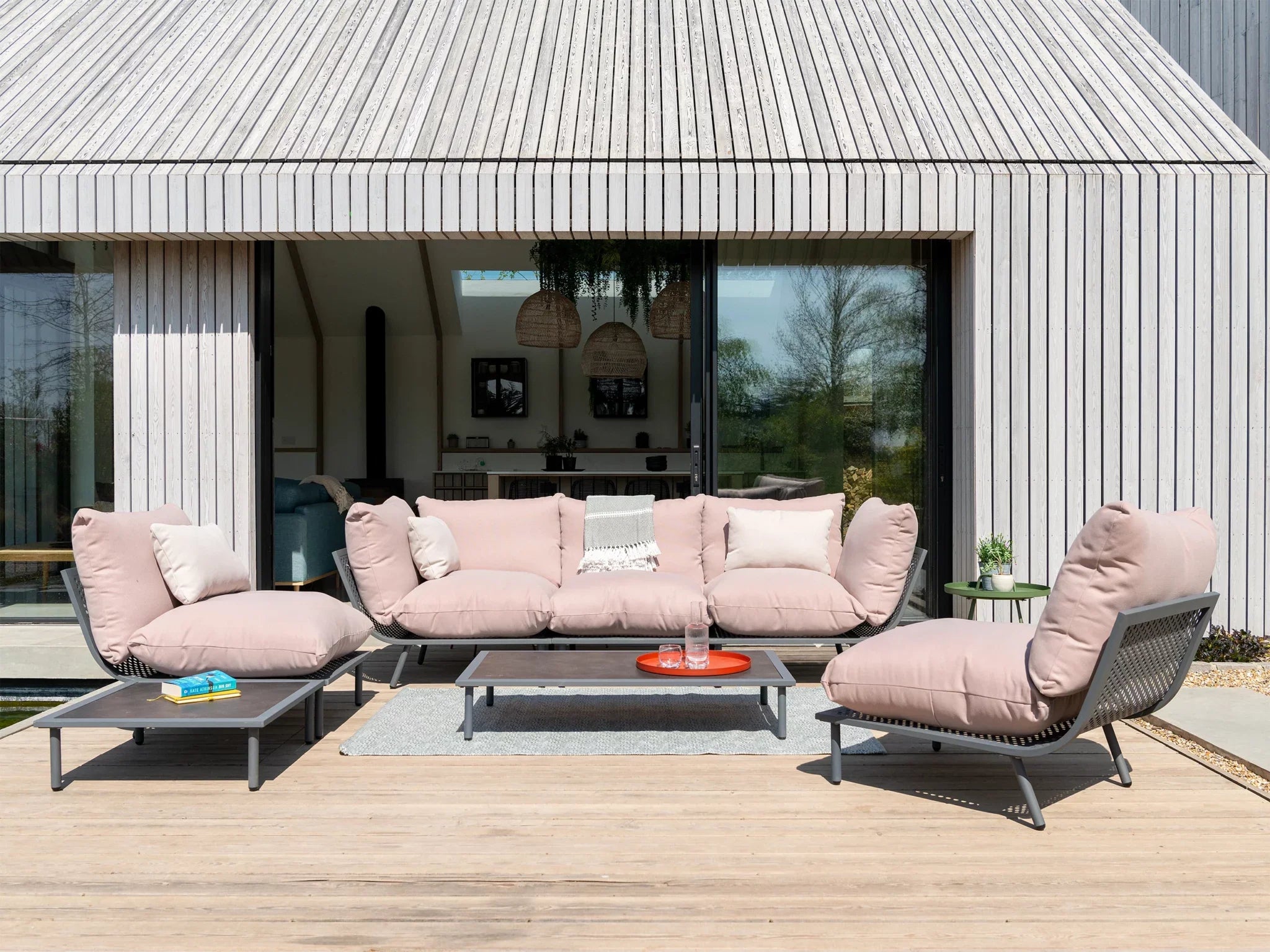 5 Cosy Ways To Make Your Outdoor Seating Area Inviting for Autumn