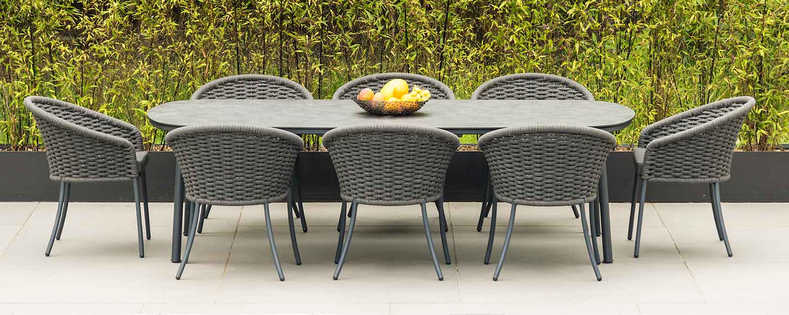 Cordial luxury outdoor furniture extending table + chairs
