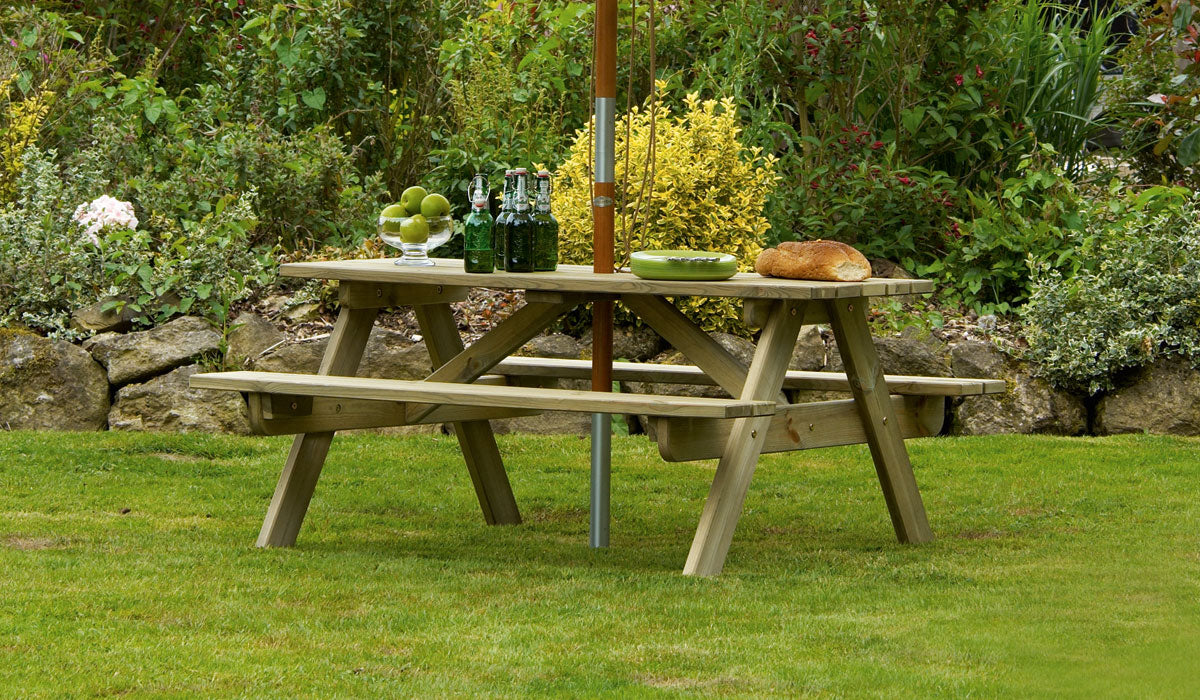 Pine Malu Picnic Table 5ft with umbrella