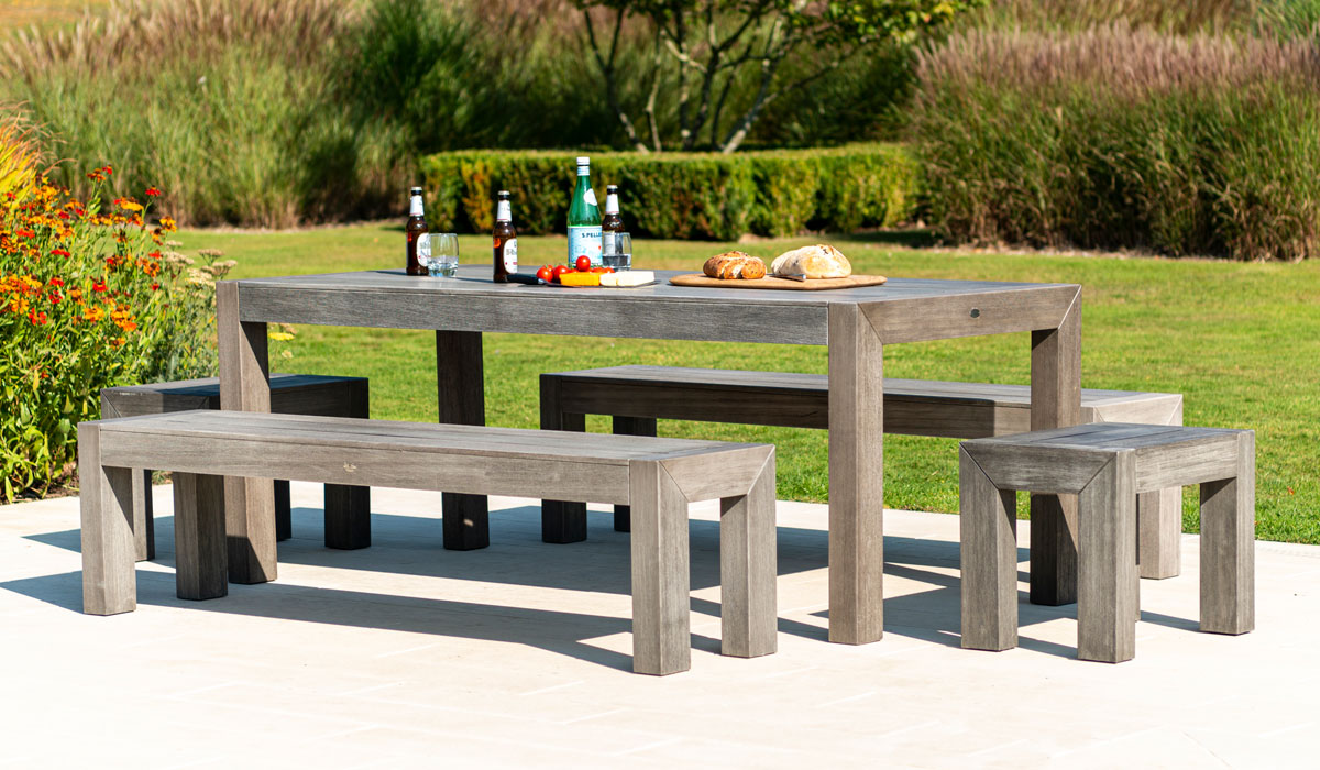 Old England Bench with table