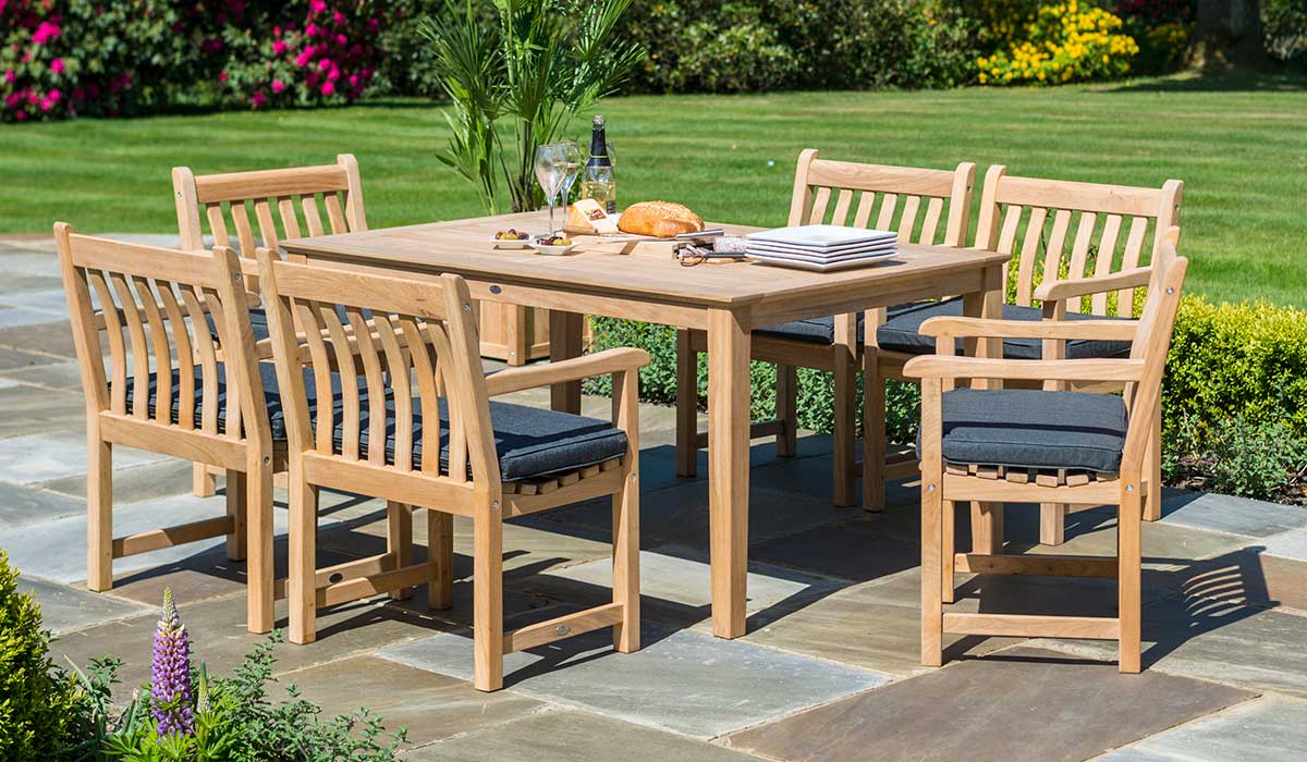 Roble Broadfield Armchair with 6 seater table